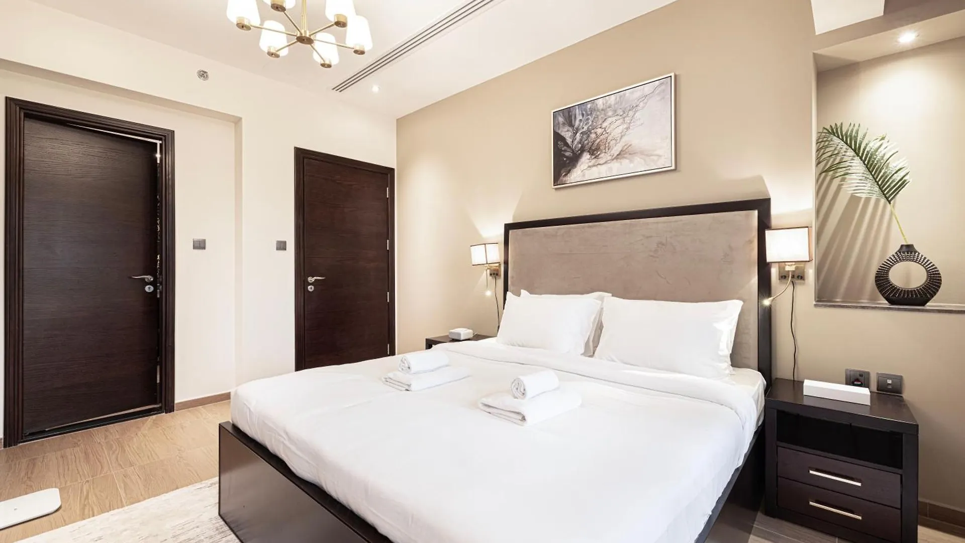 Luxurious Downtown Oasis By Burj Khalifa And Dubai Mall Apartment 0*,
