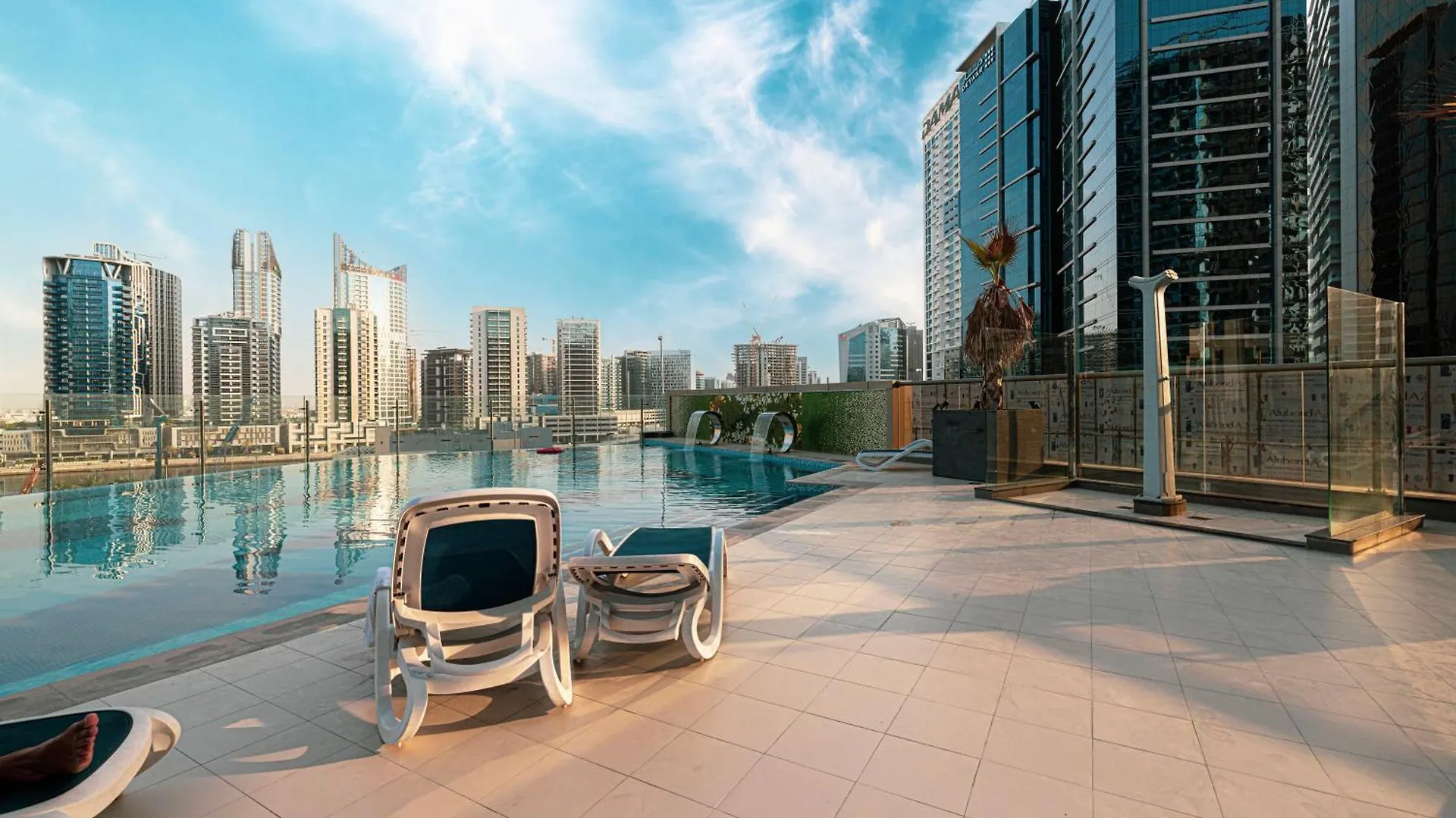 Luxurious Downtown Oasis By Burj Khalifa And Dubai Mall Apartment