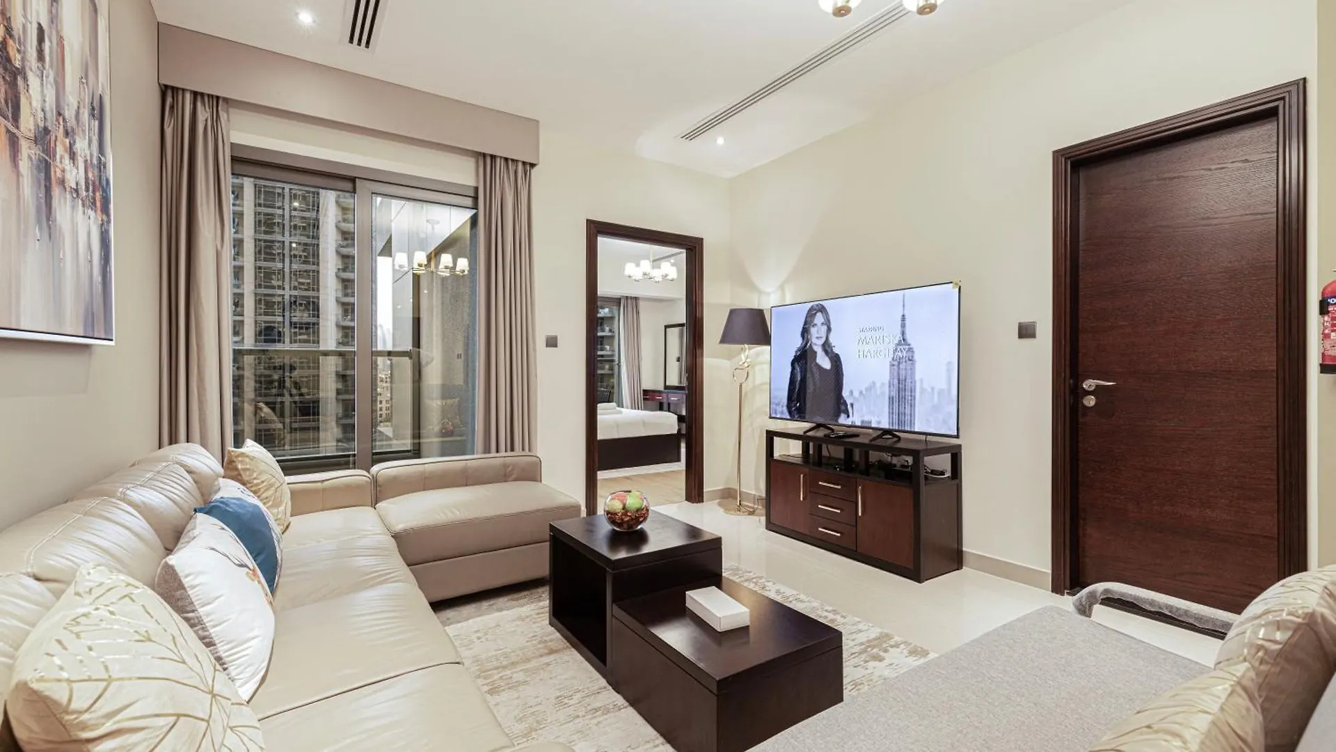 Luxurious Downtown Oasis By Burj Khalifa And Dubai Mall Apartment
