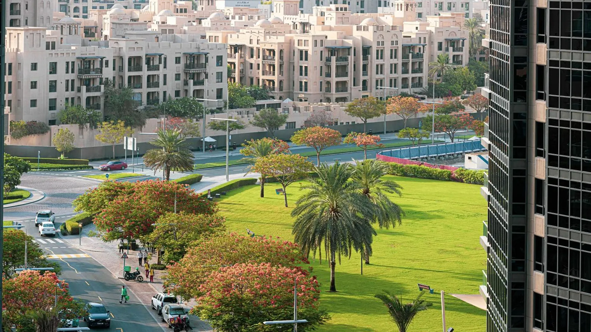 Luxurious Downtown Oasis By Burj Khalifa And Dubai Mall Apartment