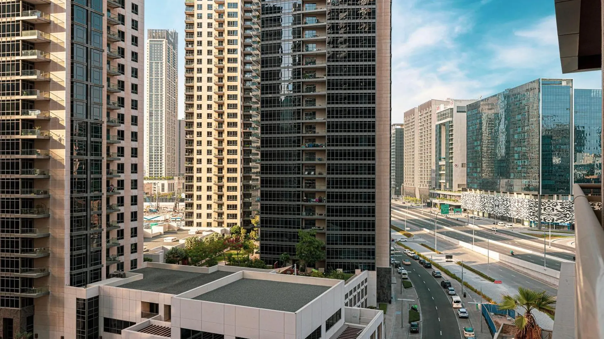Luxurious Downtown Oasis By Burj Khalifa And Dubai Mall Apartment