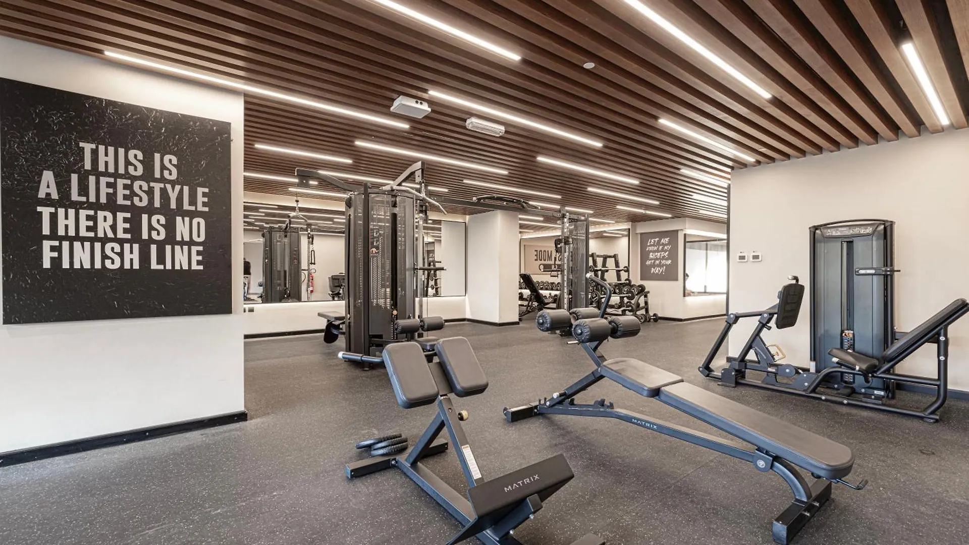 Luxurious Downtown Oasis By Burj Khalifa And Dubai Mall Apartment